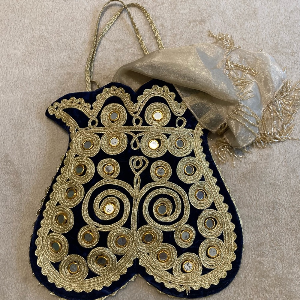 🍀Favolosa Vase Shape Evening Bag & Scarf India